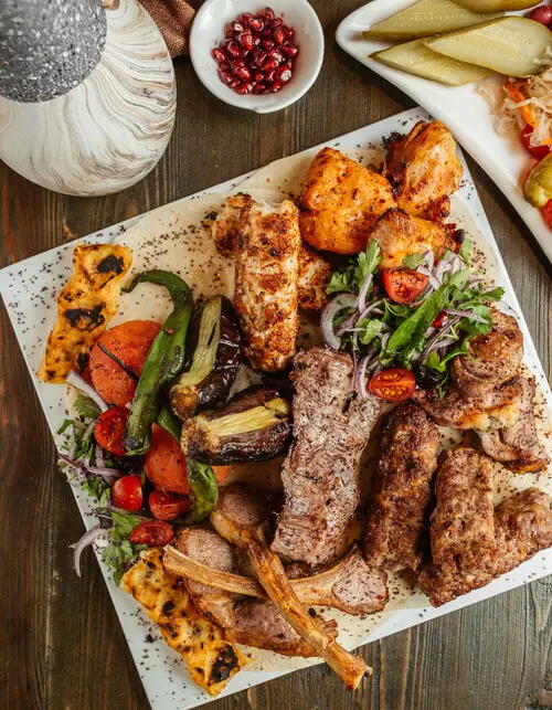 Plat des grillades d'agneau